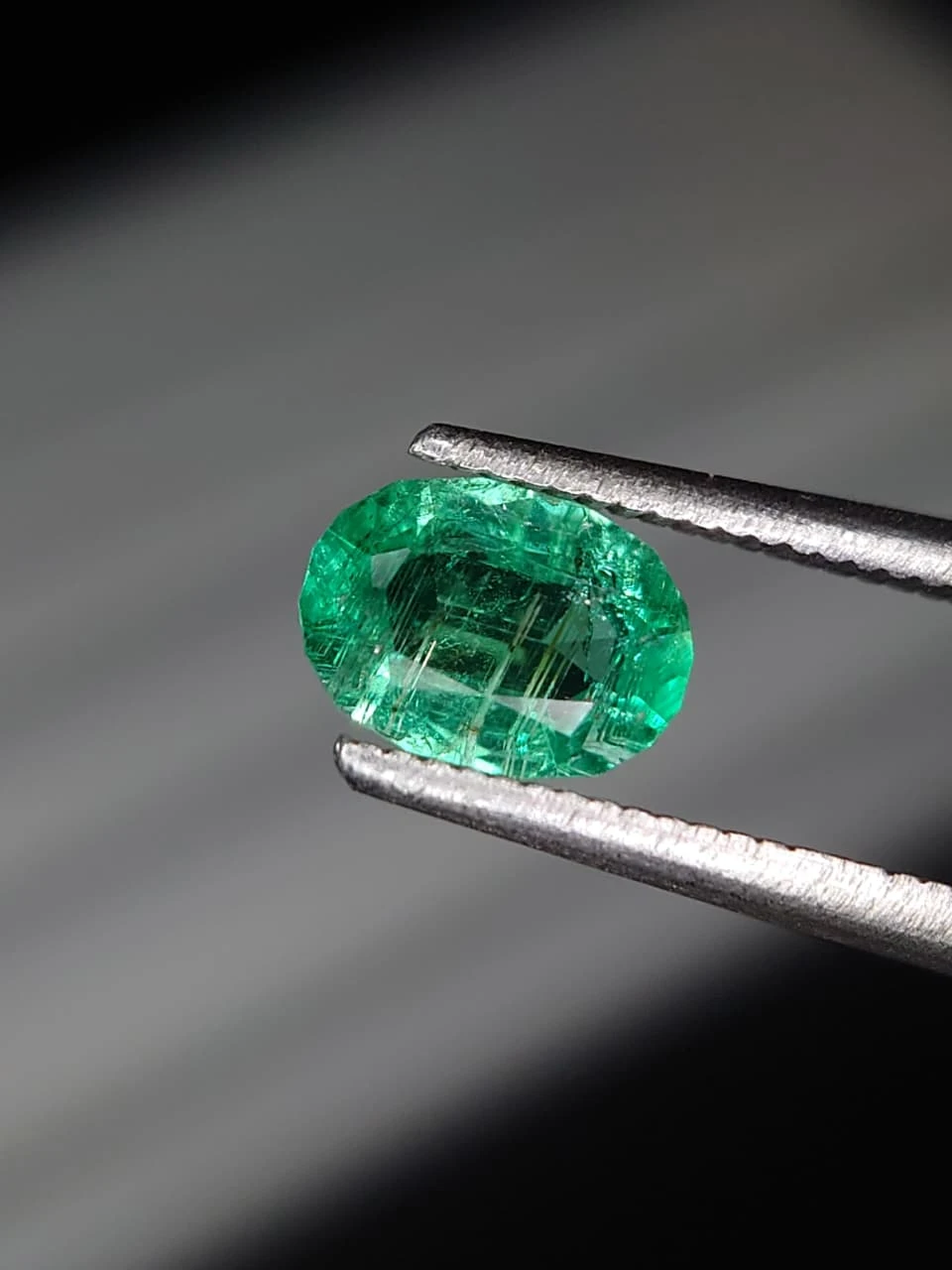 0.7ct Natural Panjsher Emerald Oval Faceted from Afghanistan — view 1